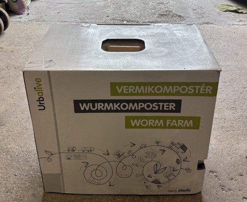 Plastia urbalive worm farm - urbalive,