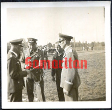 I12/32 WW2 ORIGINAL PHOTO OF GERMAN LW AIRMAN WITH DAGGER