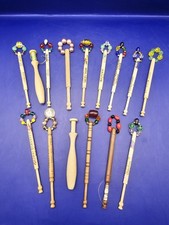 15 wooden decorated lace