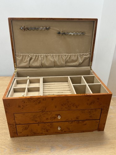 Large wooden lacquer jewellery - wooden,