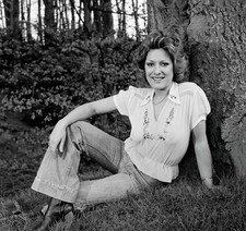 Lynda Bellingham 11" x 8.5" inch Glossy Photo No904