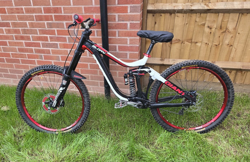 Giant glory downhill full - giant,