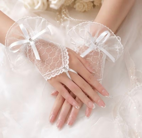 White lace fingerless gloves - white,
