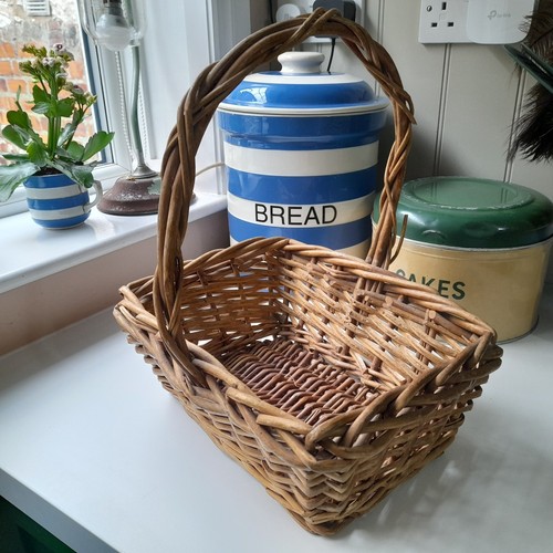 Vintage natural wicker bike - wicker,