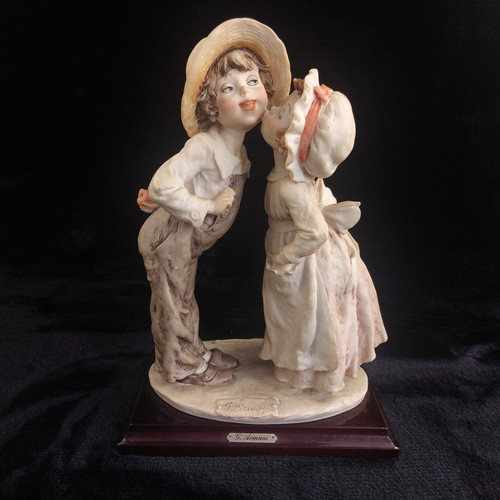 First kiss giuseppe figurine - first,