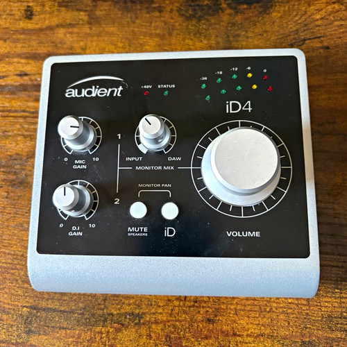 Audient id4 desktop usb audio - id4,
