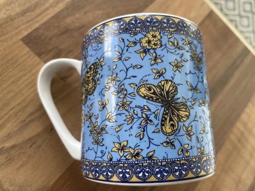 Queens blue story - queens, buterflies