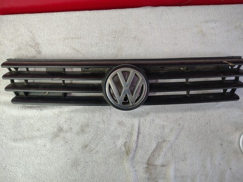 Front grill with badge b4 - vw,