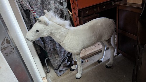 Large mythical unicon with - unicon,
