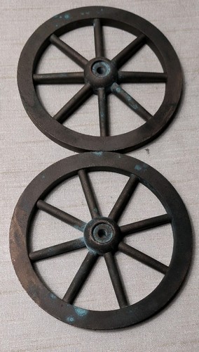 Small cast iron wagon wheel - small,