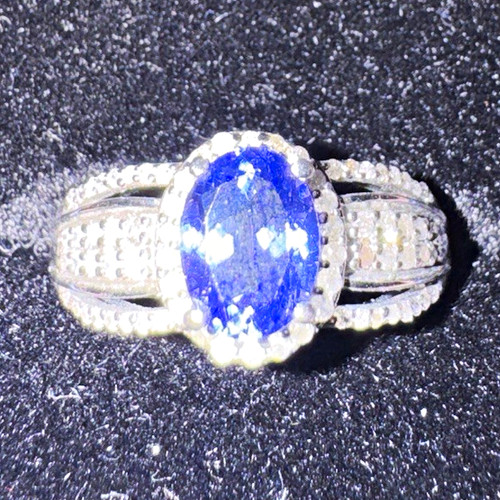 Blue oval tanzanite diamond - oval,