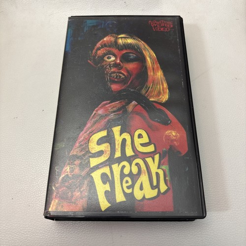 She freak something weird - freak,