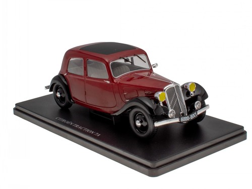 Citroen traction red - 7a,