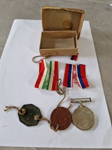 Genuine ww2 medal box with - genuine,