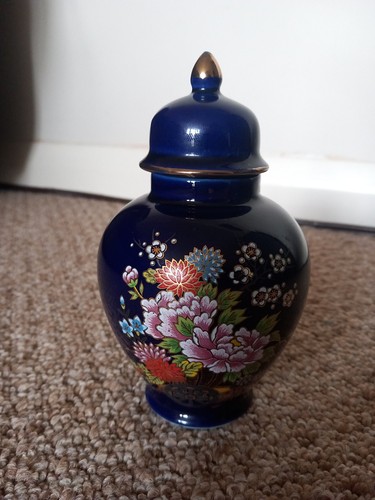 Satsuma ginger jar - jar, urn