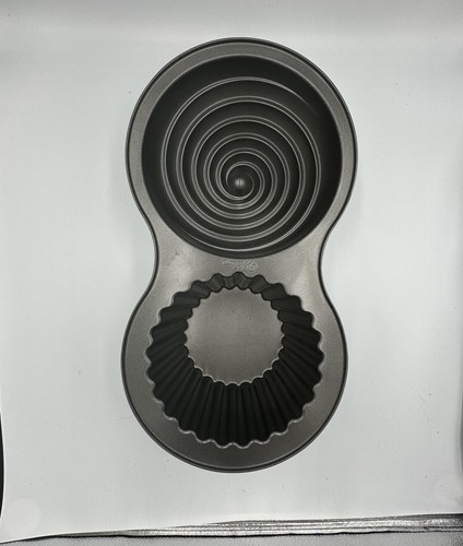 Wilton giant cupcake - wilton,