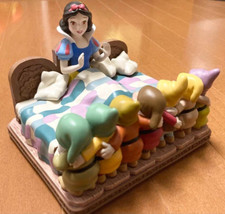 Disney Store Snow white Seven
