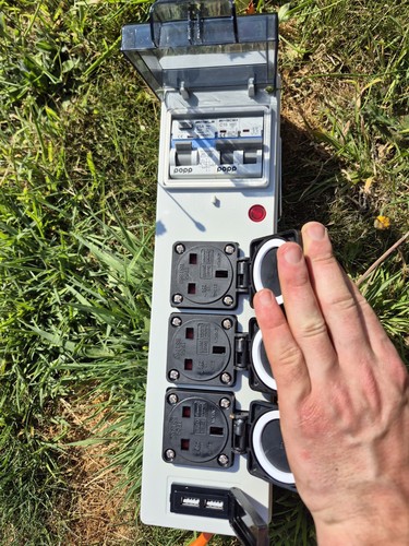 Mobile mains hook sockets - hook, up