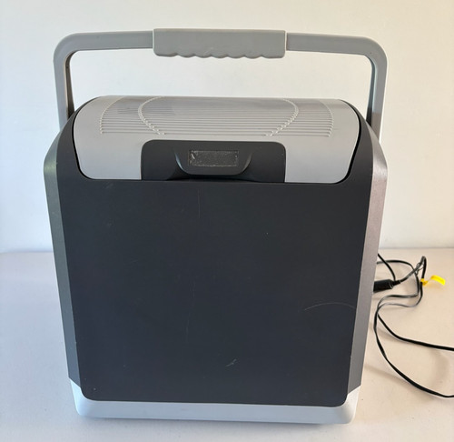 Halfords 12v hot cold - &,