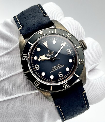 Tudor black bay - black, 43mm