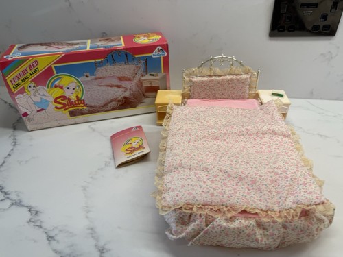 Sindy luxury bed - luxury,