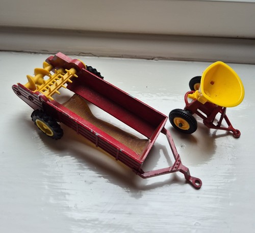 Britains farm red manure - red,