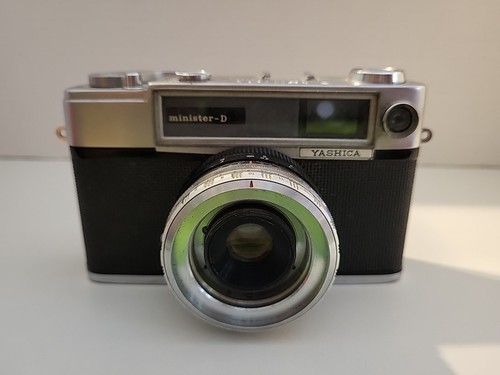 Vintage retro yashica - yashica, minister