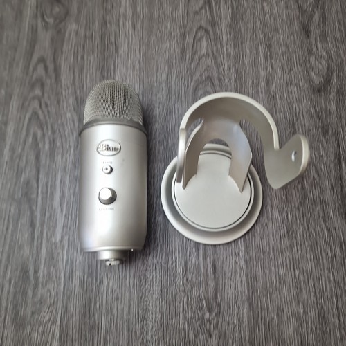 Blue yeti desktop microphone - blue,