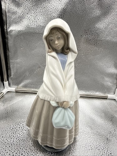 Lladro porcelain girl - porcelain,