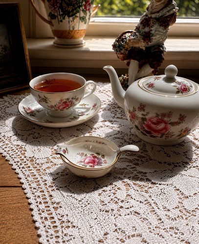 Royal crown derby tea - derby,