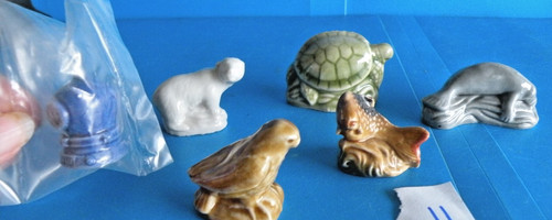 Wade figures ceramic red rose