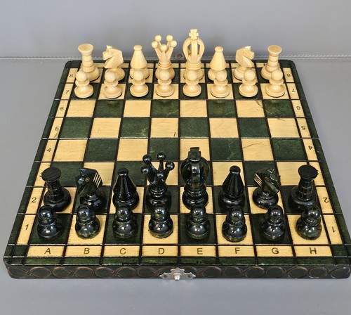 Vintage wooden chess set - wooden,