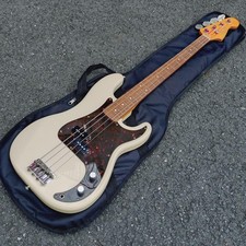 Fender Classic 60s Precision Bass White US PU Electric Bass Guitar Used Product