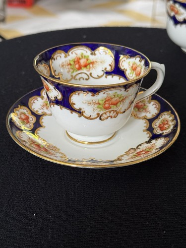 Royal albert crown bone china - albert,