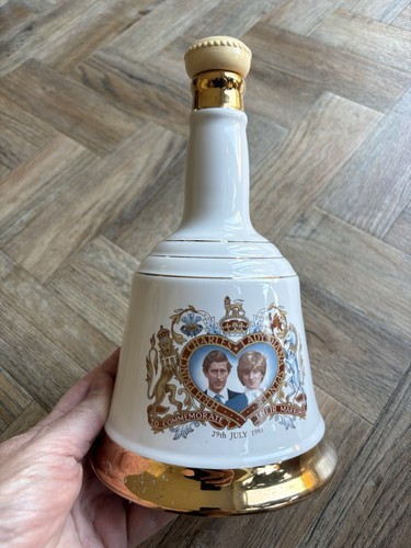 Wade commemorative bell - commemorative, bell's