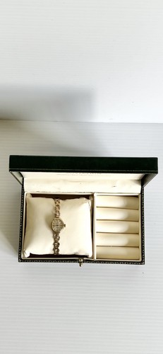 Sovereign 9ct 375 - yellow, gold