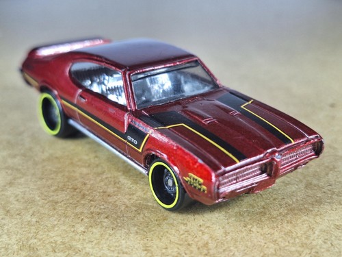 Hot wheels pontiac gto - 69,