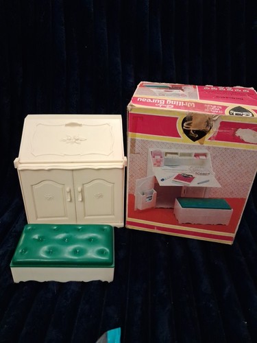 Vintage sindy writing - sindy, bureau