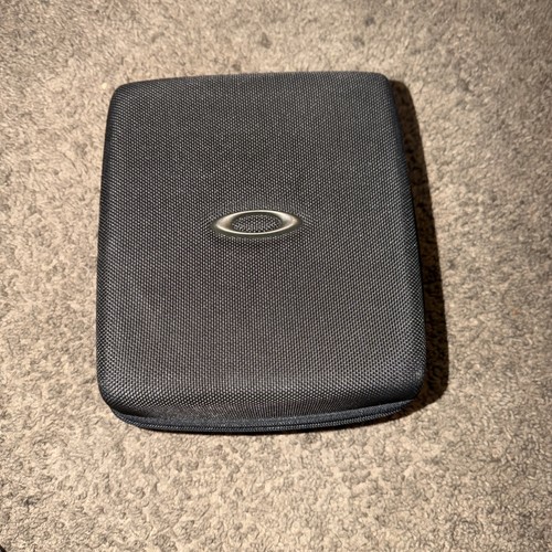 Oakley thump soft vault mp3 - thump,