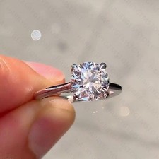 8mm Round Cut VVS1 Moissanite