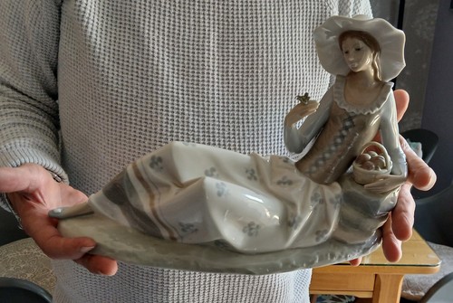Lladro nao languid lady - lladro, 1960's