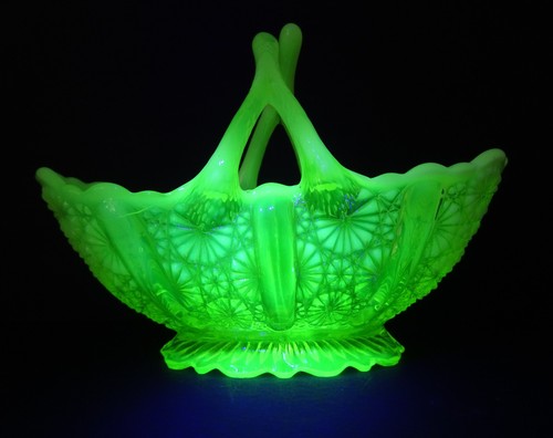 Vaseline uranium glass - vaseline,