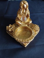 goddess statue / mother earth/
