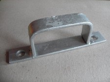 Galvanised D bracket receiver