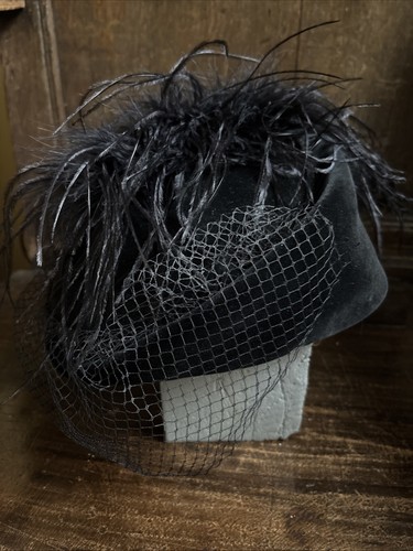 Vintage black velvet hat with - black,
