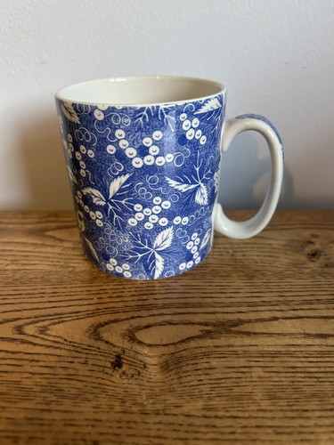 The spode blue - blue, room