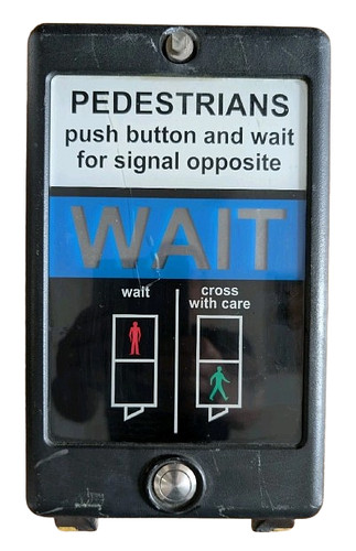 Pedestrian crossing wait - crossing,