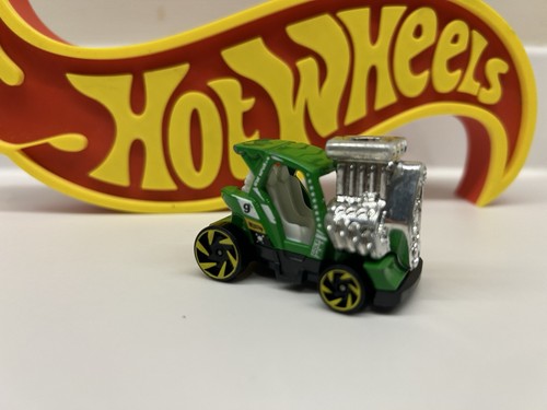 Hot wheels tee - hot, off
