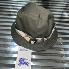 Burberry bucket hat with