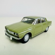 Vanguards 1:43 Scale Rover 2000 Diecast Car Model In Green